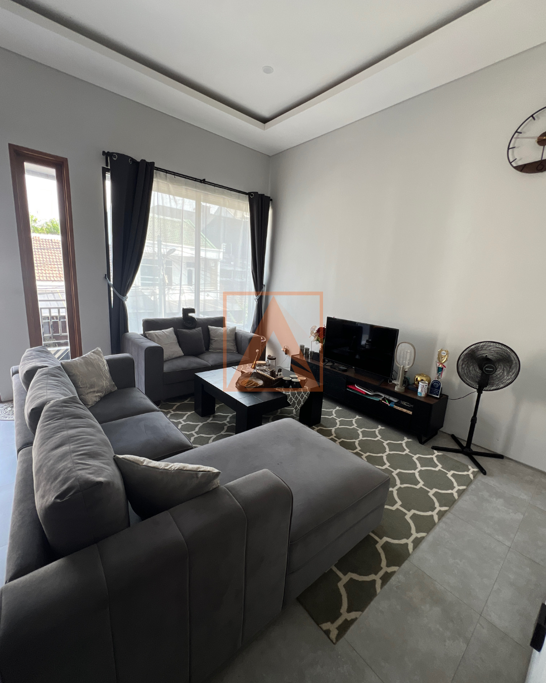 Sunter Sacna — Living Room